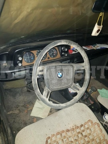 Вижте каквo класическо BMW обявиха за продан в Берковица от НАП СНИМКИ