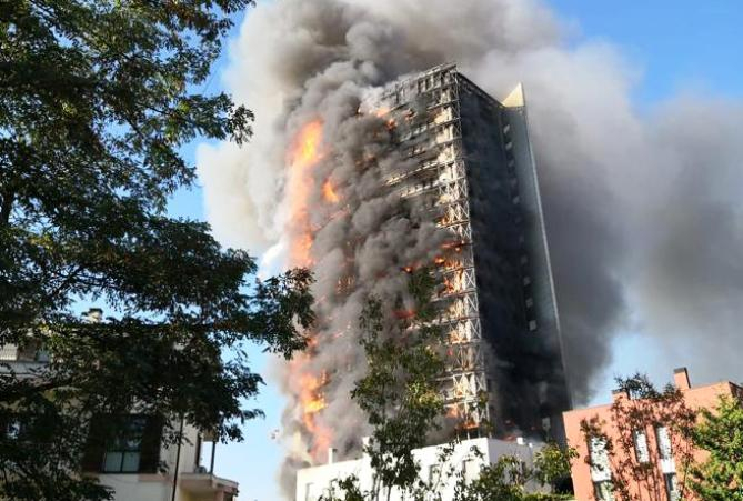 Подробности за огнения ужас в 16-етажната сграда в Милано СНИМКИ