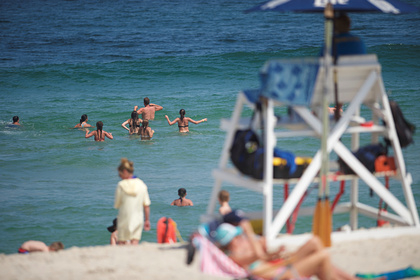 Трагедия на популярен плаж: Мълния уби момче, шестима са ранени 