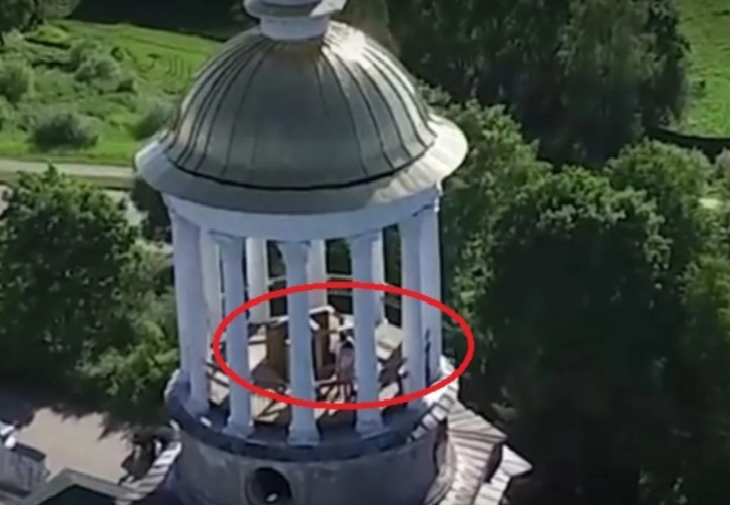 Скандал! Дрон засне двойка да прави секс в камбанария на манастир ВИДЕО 18+