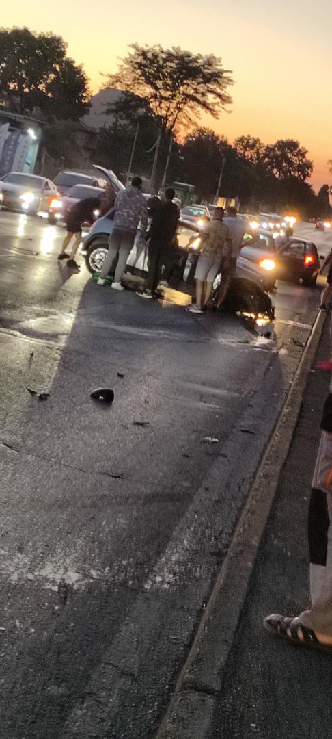 Само в БЛИЦ! Смачкани коли и много ранени след брутално меле на столичен булевард СНИМКИ