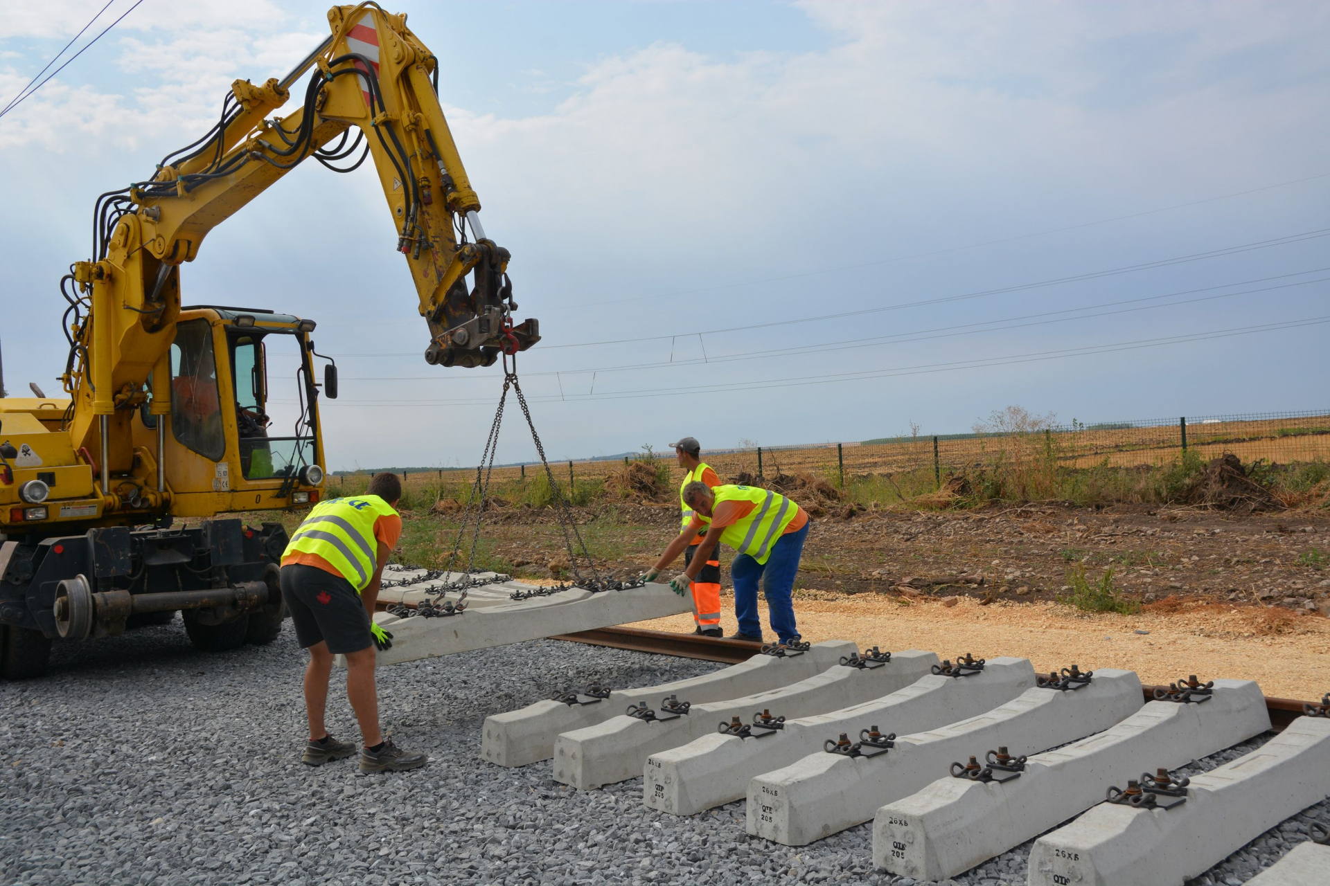 Реконструкцията на жп инфраструктурата между Русе и Каспичан ще позволява движение на влаковете по проектните скорости 