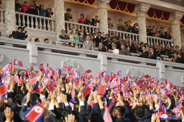 Това, което се случи посред нощ в КНДР втрещи света! А неузнаваемият Ким... СНИМКИ