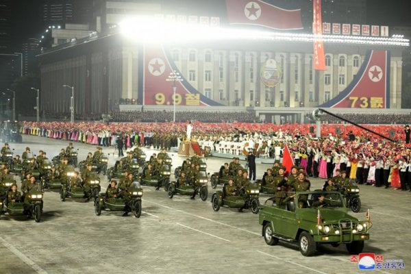 Това, което се случи посред нощ в КНДР втрещи света! А неузнаваемият Ким... СНИМКИ