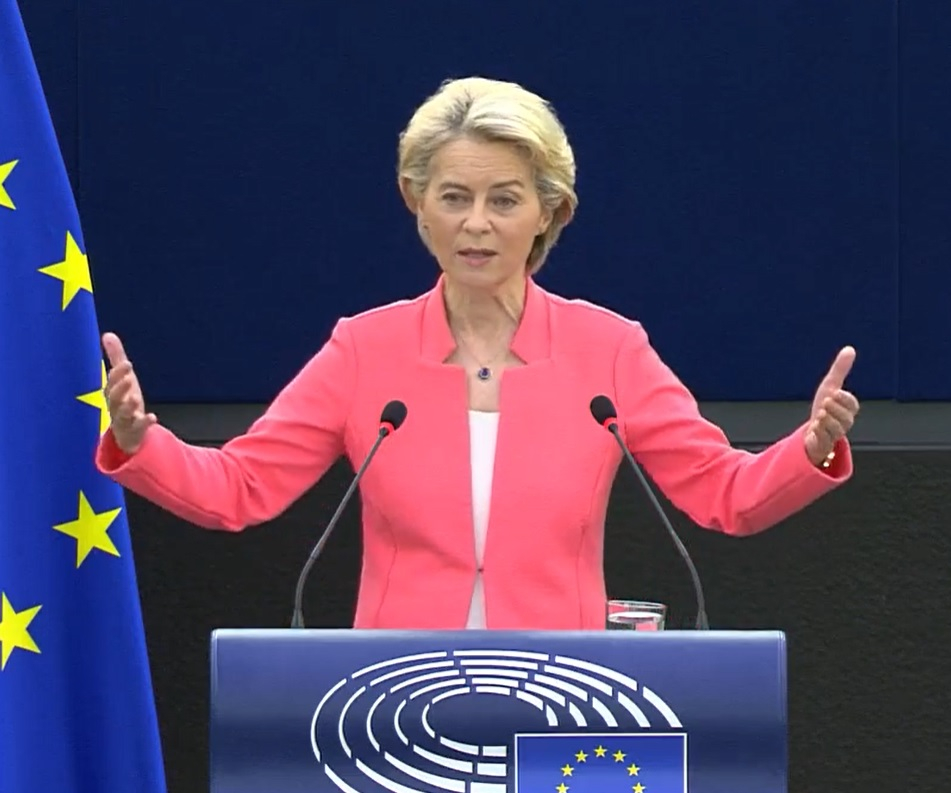Урсула фон дер Лайен дебатира с евродепутатите състоянието на Съюза НА ЖИВО 