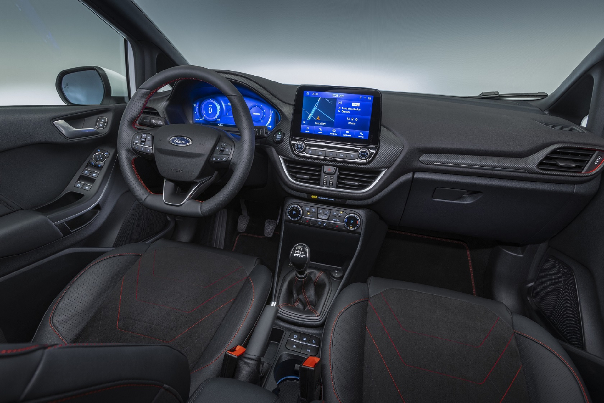 Ford представя свързаната, електрифицирана и целеустремена нова Fiesta