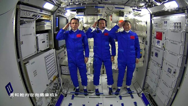 „Шънджоу 12“ е готов за връщането си на Земята