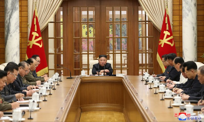 Иде ли нова Студена война и как новите опасни играчки на Ким ще й повлияят