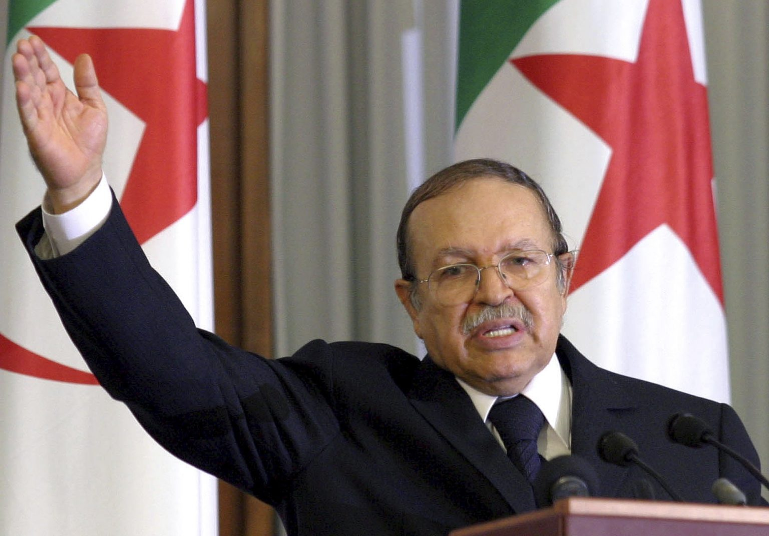 Почина бившият алжирски президент