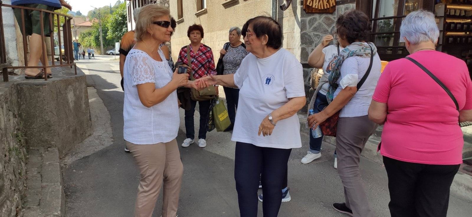 Яки мъжаги с пушкала награбиха Мика Зайкова в Златоград, а тя... СНИМКИ 