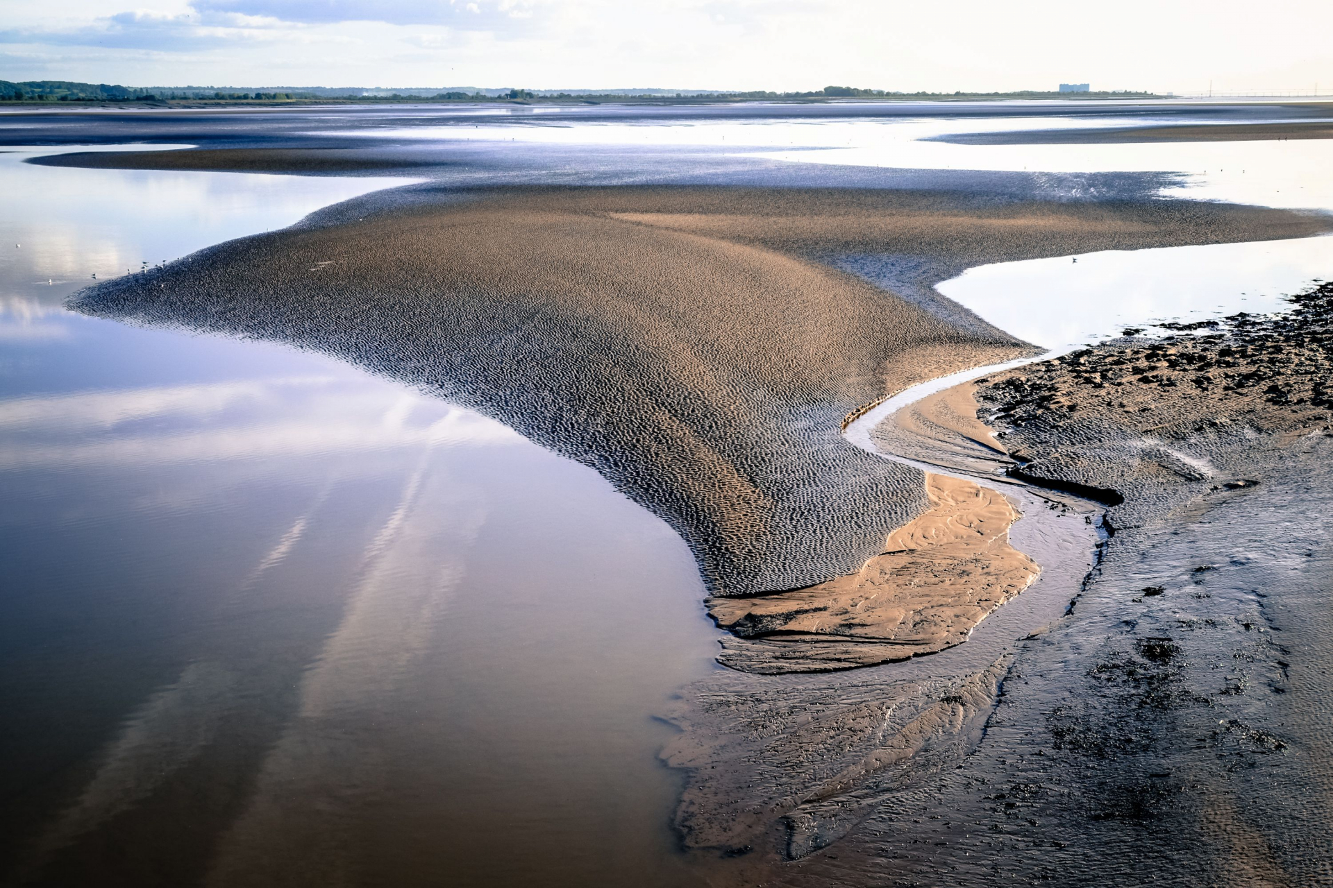 Тази река разбива законите на физиката – вълните ѝ са срещу течението