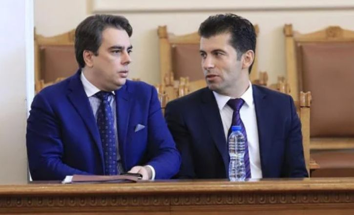 Нидал Алгафари с изумителна прогноза: Петков и Василев може да съберат поне 200 депутати в новото НС 