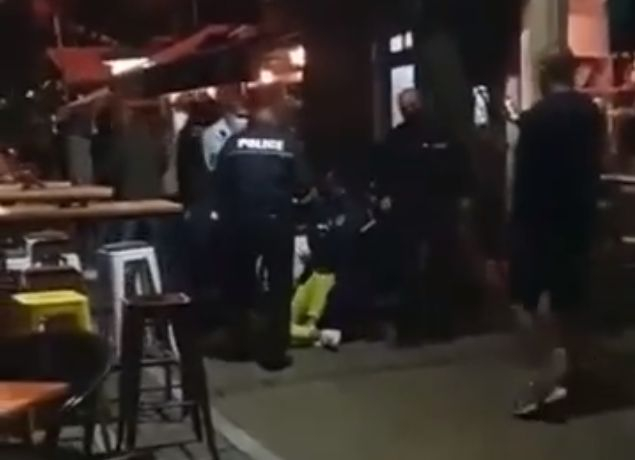 Страшен екшън между полицаи и граждани в Благоевград заради К-19 мерките ВИДЕО 