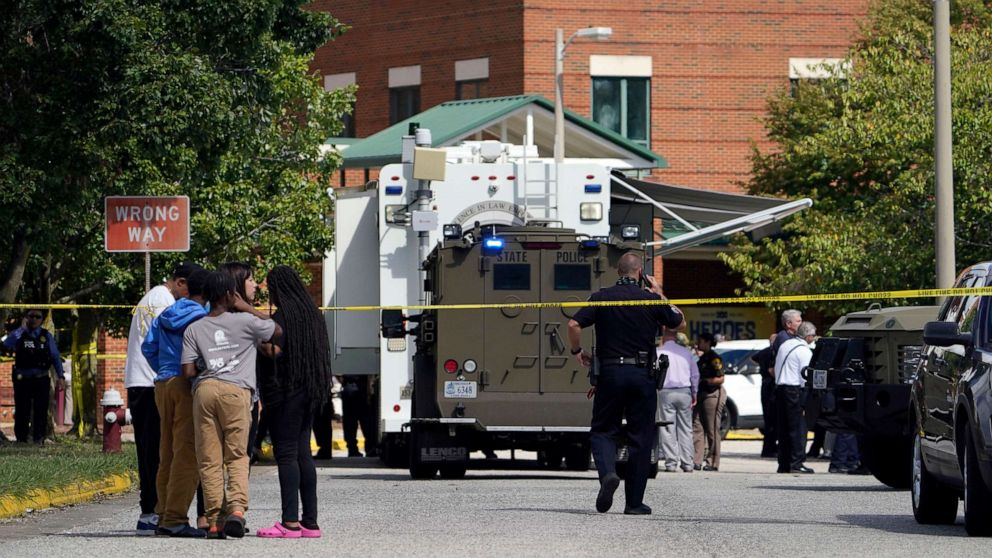 Стрелба в училище във Вирджиния СНИМКИ
