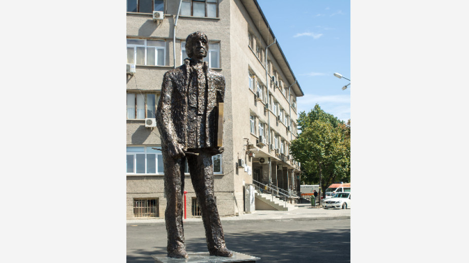 В Чирпан издигат паметник на световноизвестния живописец Никола Манев