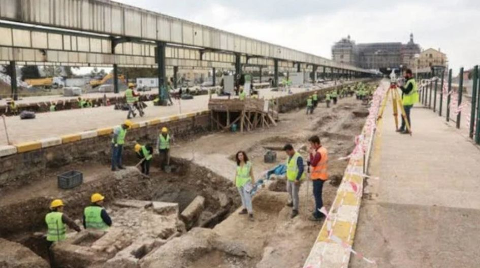 Археолози реставрираха стара гара и се натъкнаха на загадъчна находка в Истанбул СНИМКИ