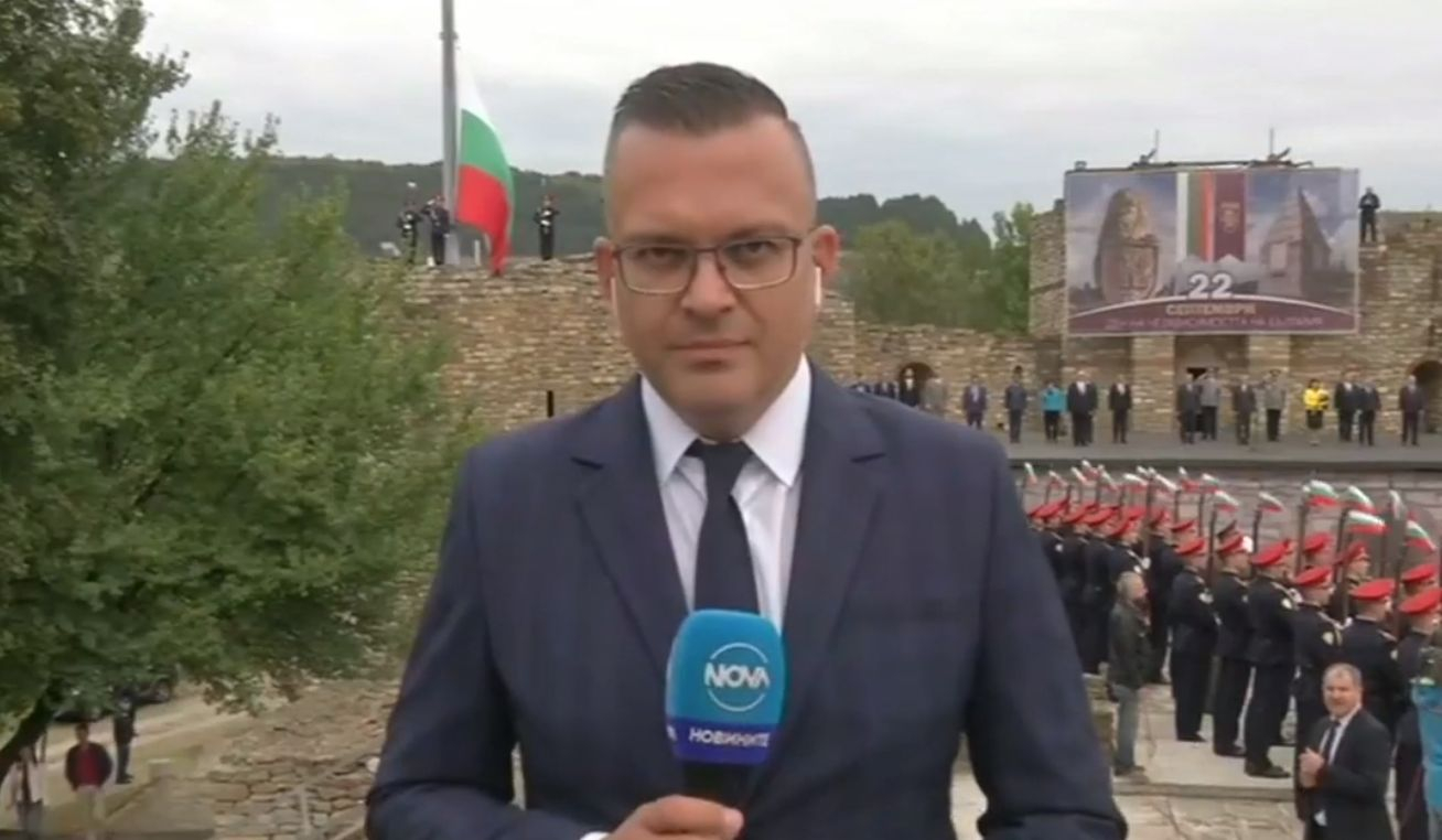 Репортер на Нова ТВ панически се разсъблече в ефир на метри от Радев! СНИМКИ