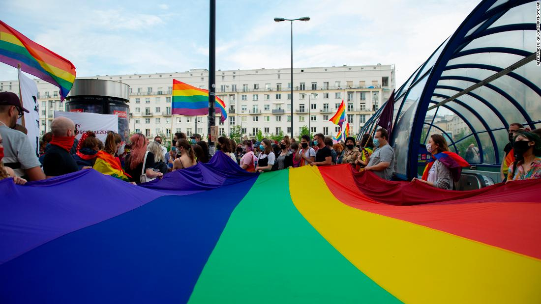 Полски регион отмени ЛГБТ закон, за да си вземе парите от ЕС