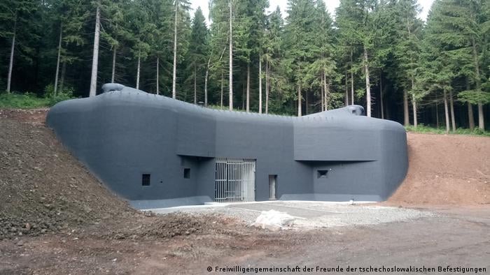 Странно: Чехия продава хиляди бункери, ето защо СНИМКИ