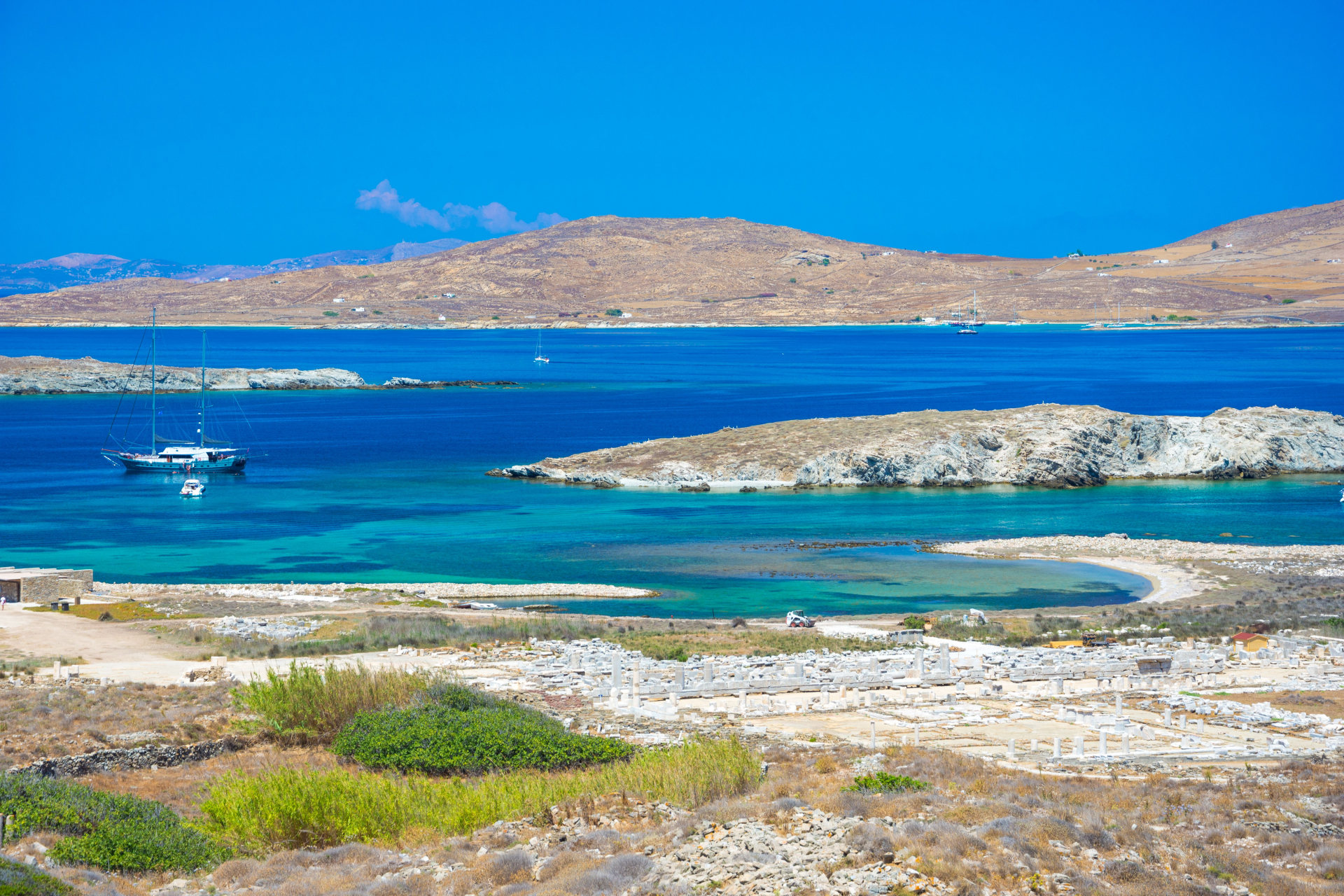 Ако ходите на този гръцки остров, си носете вода и стискайте – тоалетни няма
