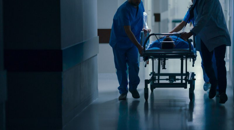 50-г. лясковчанин се свлече на пода в болницата и умря, последвалото е шокиращо! 