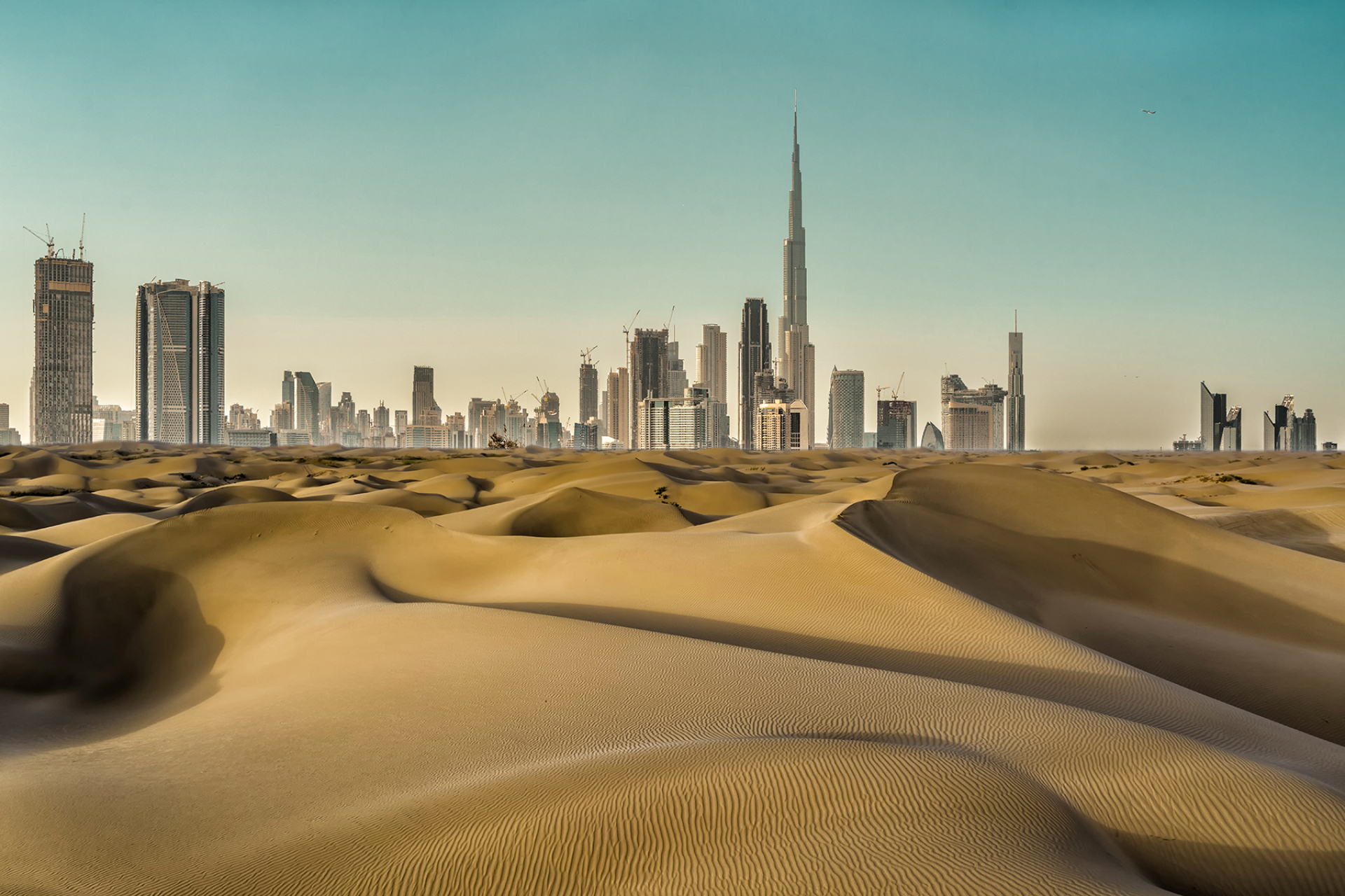 Любопитно: Защо милиардерите се местят в Дубай, а не в Европа?