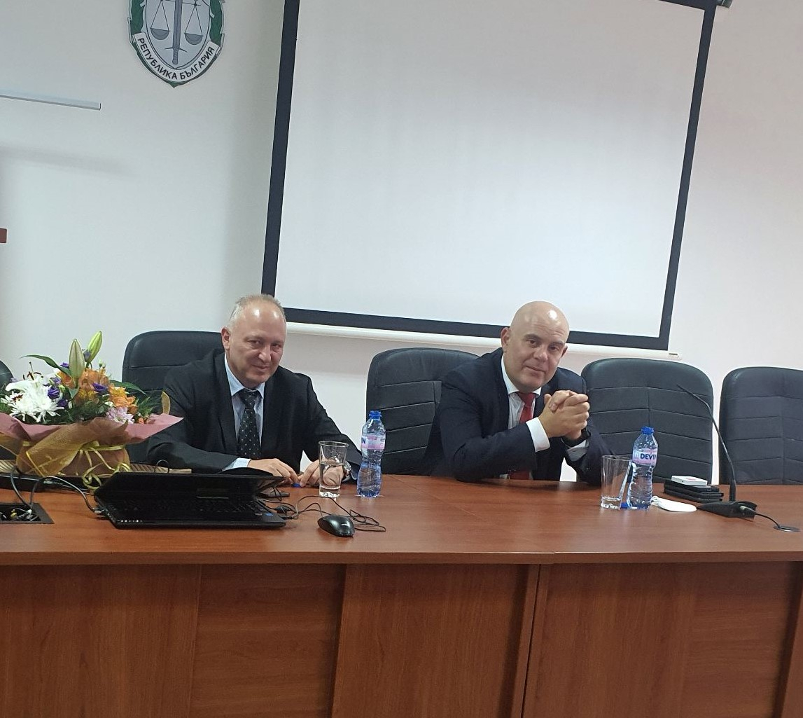Гешев проведе работна среща с прокурори и следователи от Апелативен район-Варна