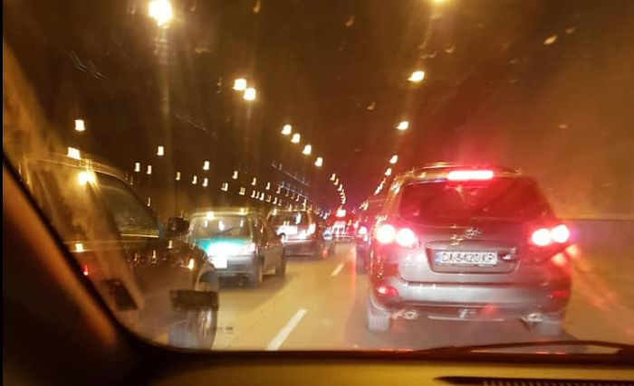 Кошмар в София, тунелът към "Люлин" е блокиран СНИМКИ