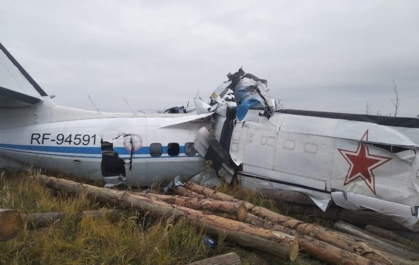 Самолет "Лет" L-410 се разби в Русия, има много жертви ВИДЕО
