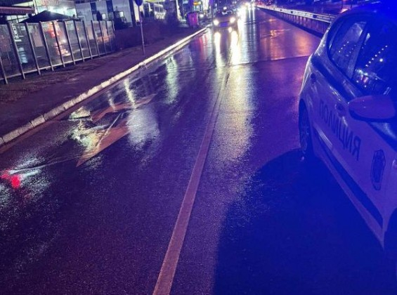 Скандал! Дипломатически автомобил гази наред в Пловдив, полицаи му замитат следите