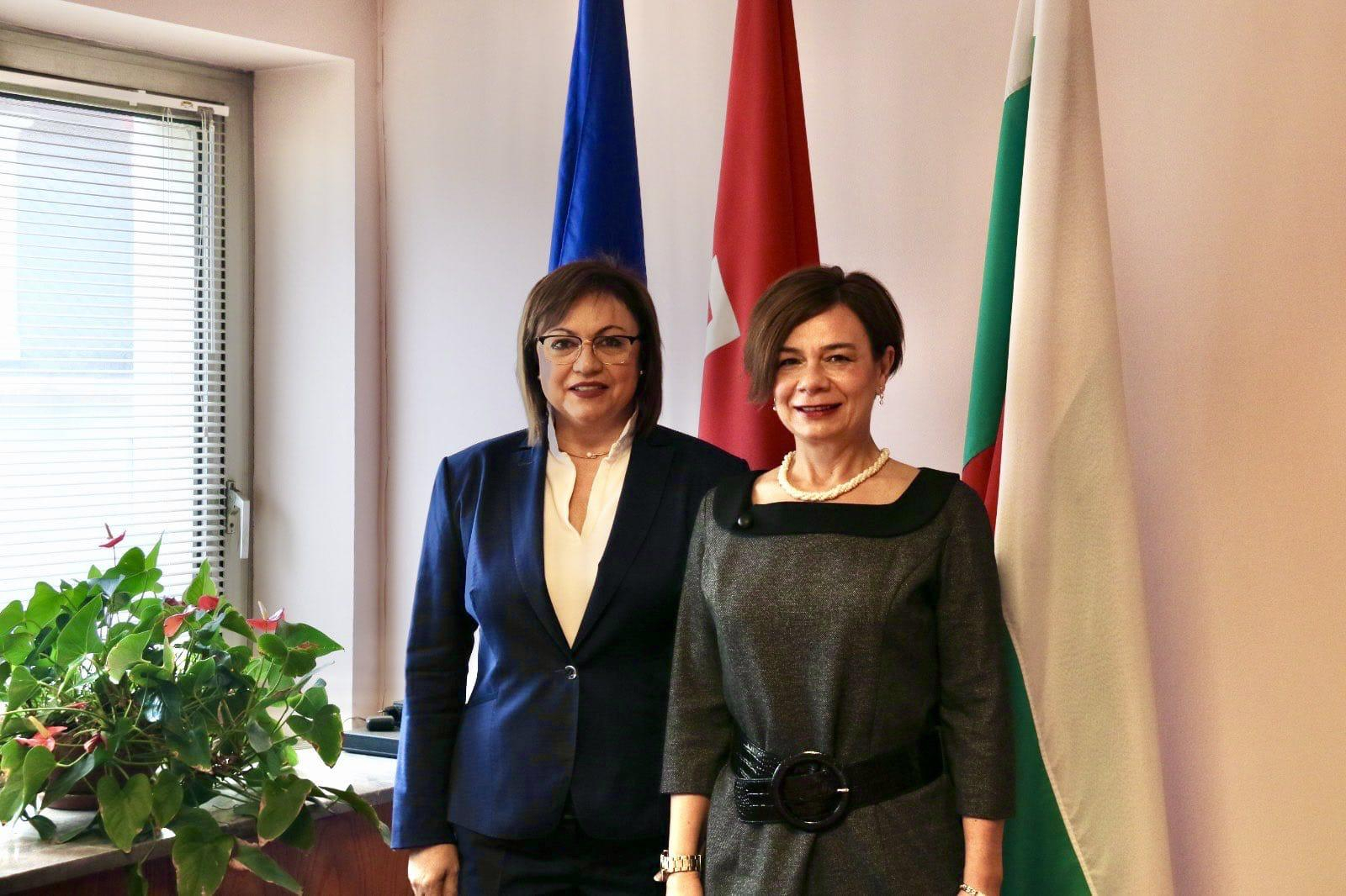 Корнелия Нинова се срещна с турския посланик в централата на партията СНИМКА