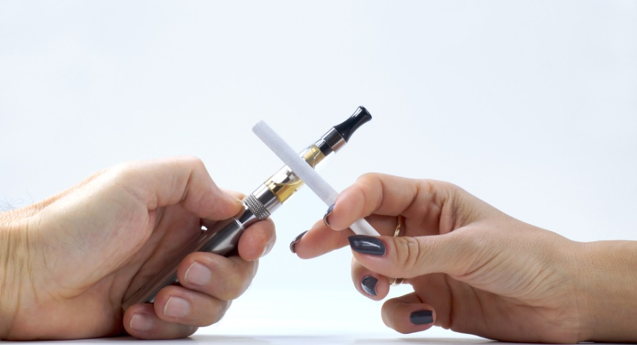 Американски учени: Електронните цигари са далеч по-малко рискови от пушенето