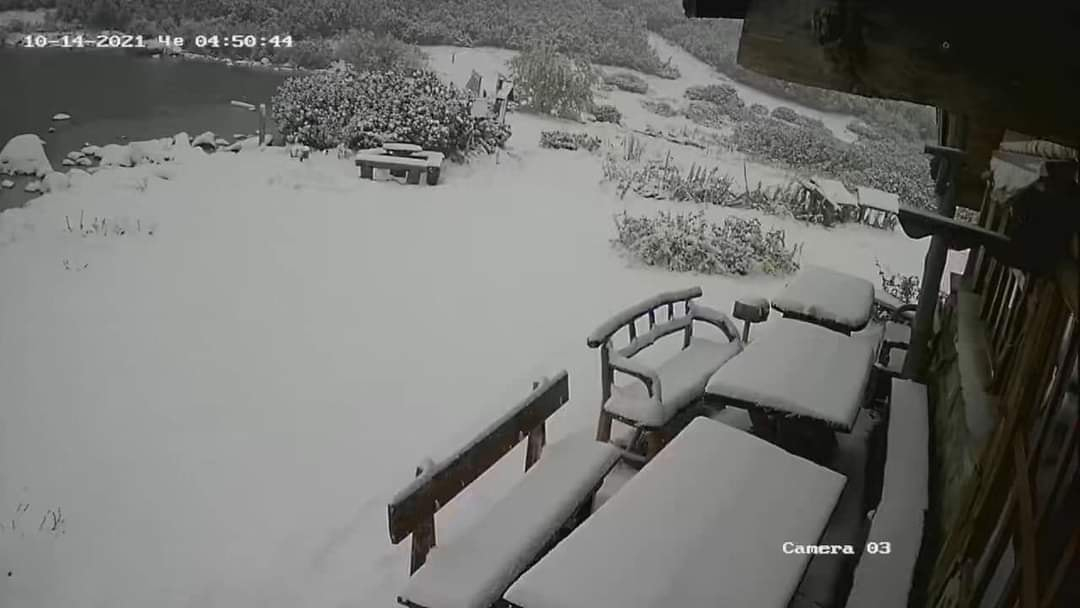 Сняг затрупва България! Ето къде снежната покривка вече е най-дебела СНИМКИ