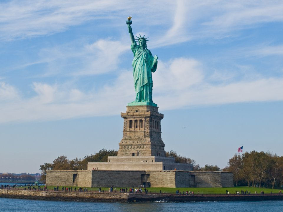 US учени: До 2050-а Статуята на свободата и Бъкингамския дворец ще са под вода 