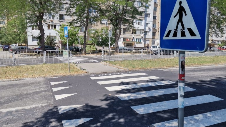 Кола помете дете на пешеходна пътека в Благоевград