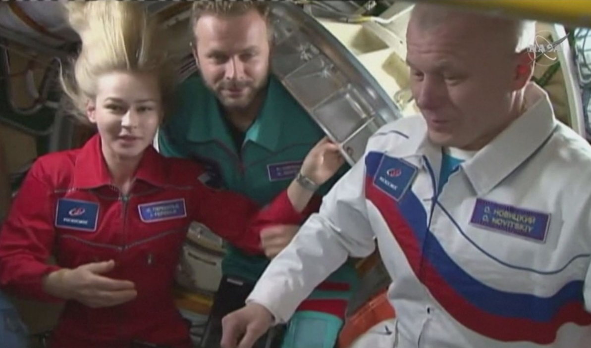Зрелищно ВИДЕО от завръщането на Земята на руснаците, заснели филм в Космоса