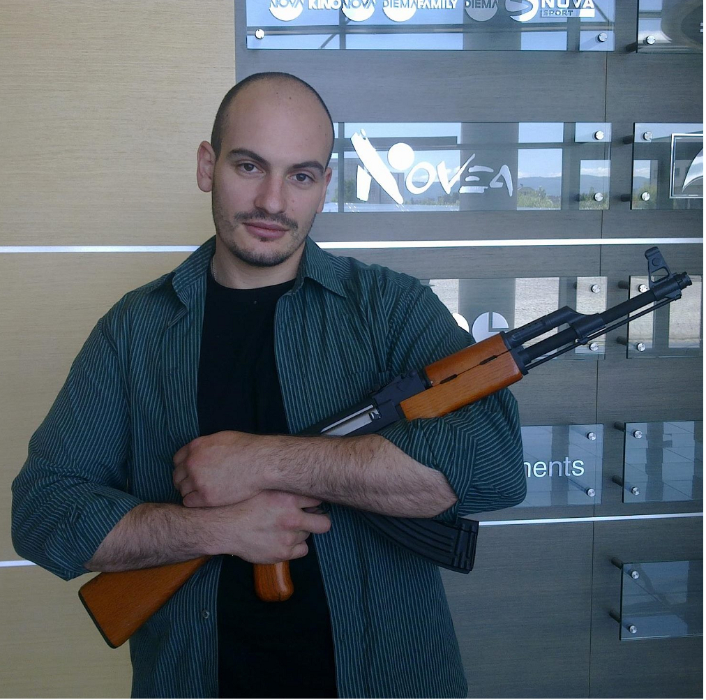 Димитър Стоянов от „Биволъ“ сънува тероризъм, контрабанда, папироси и Осама бин Ладен
