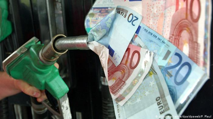 Гърция с извънредни мерки за скъпия бензин