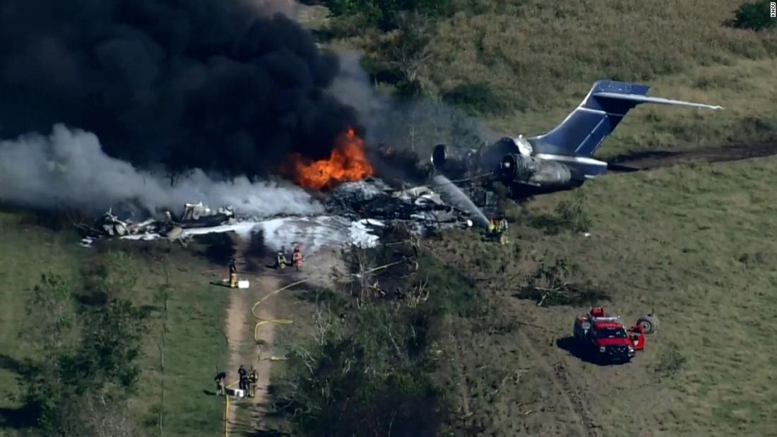 Огнен кошмар: Самолет с десетки пътници се разби и запали в САЩ ВИДЕО