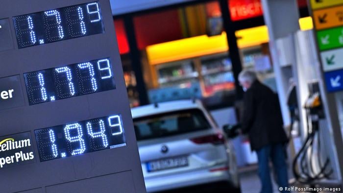Нещо невиждано се случва с цените на горивата по бензиностанциите у нас