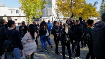 Антиваксърите в Пловдив: Да става война, ще се стреляме