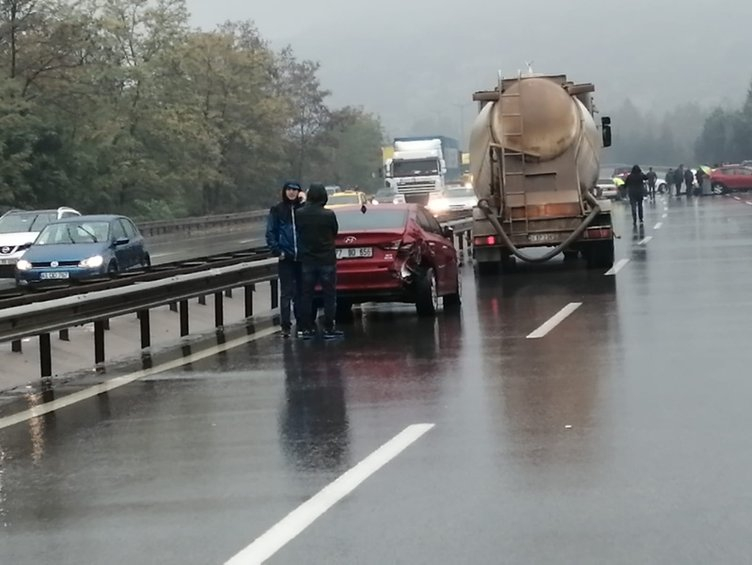Адско верижно меле с над 25 превозни средства блокира магистрала в Турция ВИДЕО 