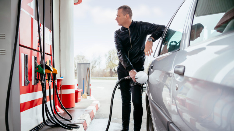 В Германия, Австрия и Швеция ни смятат за богаташи заради цените на горивата