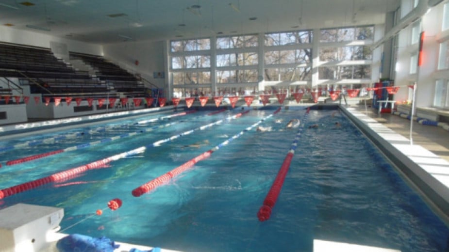 Три плувни клуба в Пловдив не издават касови бележки СНИМКИ