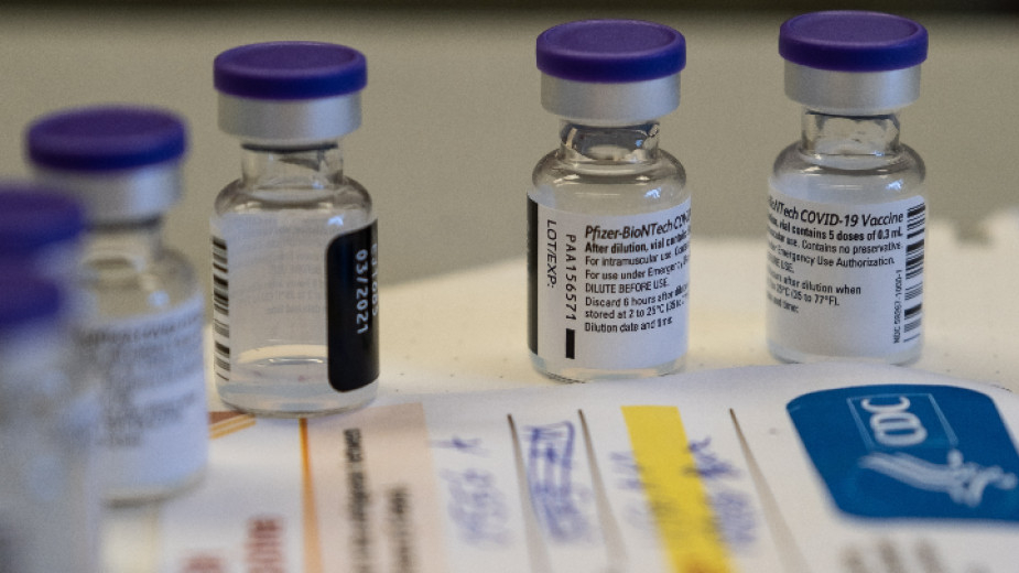 В САЩ започват да поставят четвърта доза от К-19 ваксината, ето на кого 
