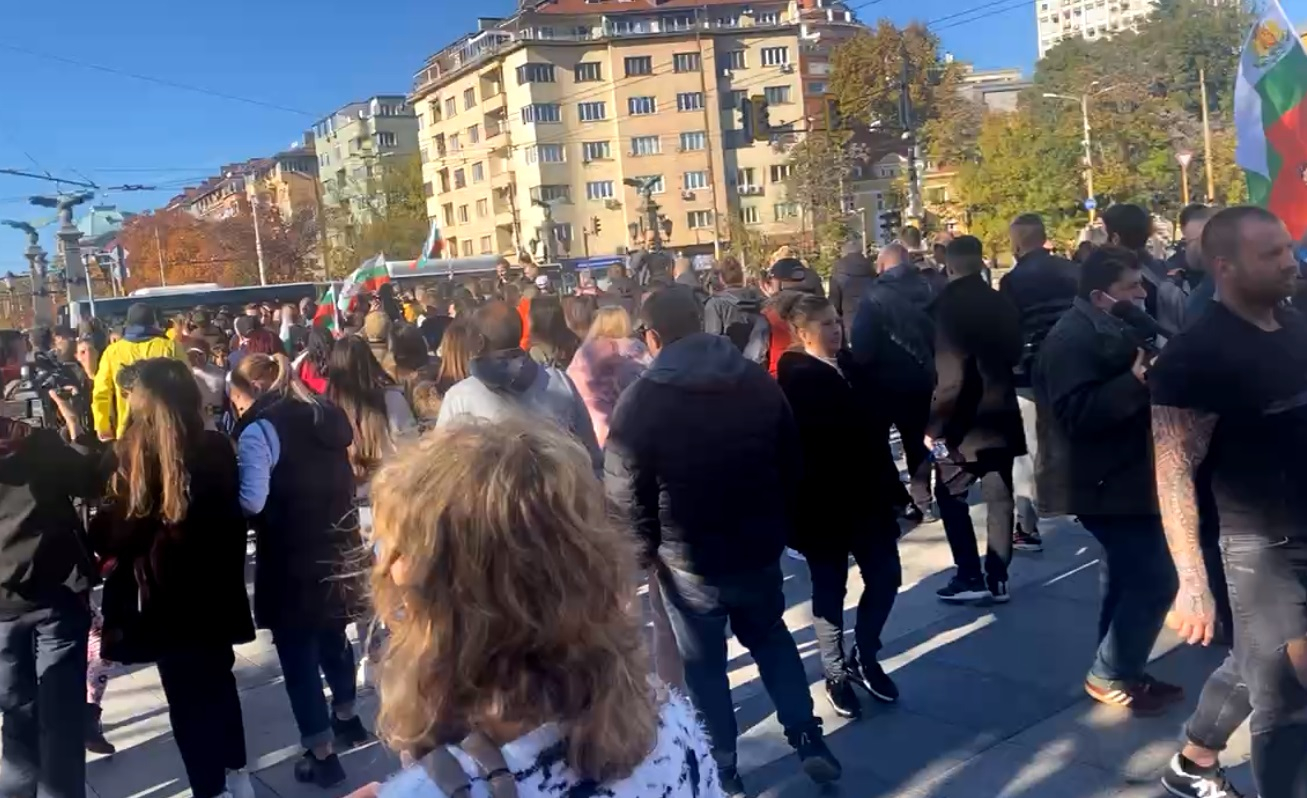 БЛИЦ TV: Започна се! "Орлов мост" е блокиран, цяла България е под пара