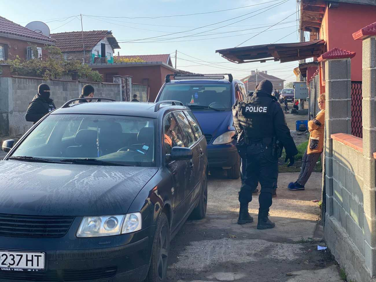 Спецакция в ромска махала в Бургас, ето кого арестуваха