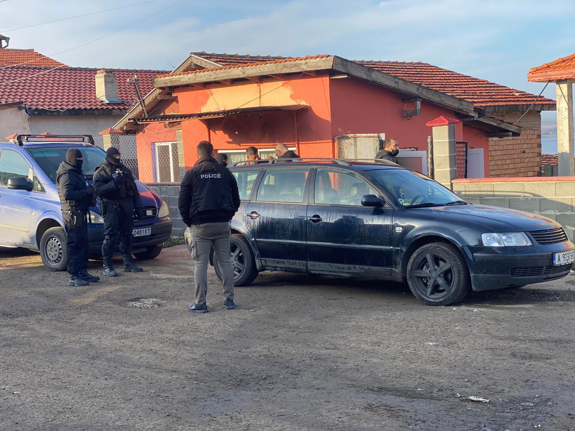 Спецакция в ромска махала в Бургас, ето кого арестуваха