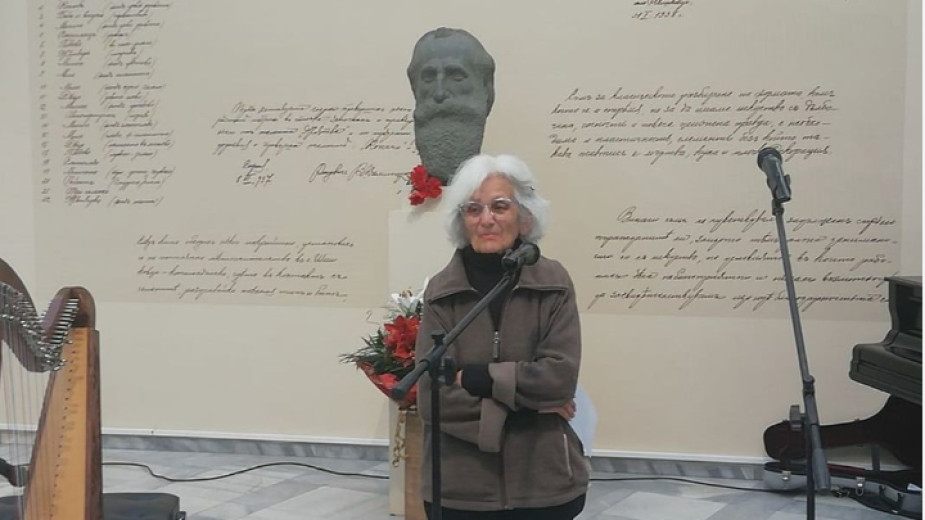 България потъна в скръб, напусна ни емблематична художничка