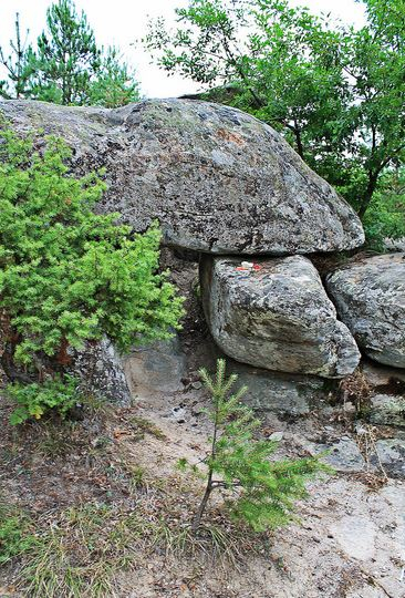 Само на 5-6 км от родопско село се намира камъкът, който лекува всичко СНИМКИ
